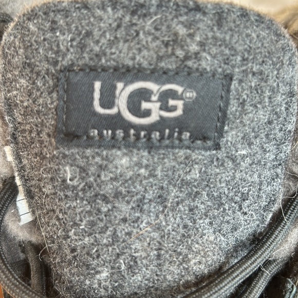 UGG Adirondack Size 6 - Picture 4 of 6